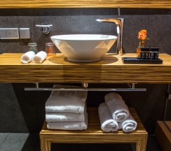 Премиум с 1 кроватью King- size вид на ул. Чайковского в Hotel Indigo St. Petersburg-Tchaikovskogo