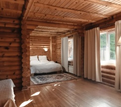 Deluxe*** Room cемейный большой с видом на горы и телевизором (к3R1)  в Шале Леший