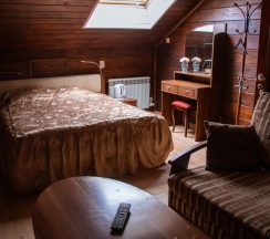 3-местный номер стандарт (мансарда) в Альгиз