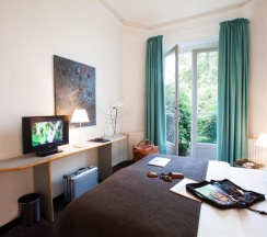 Двухместный номер Standard двуспальная кровать в Aussen Alster Hotel