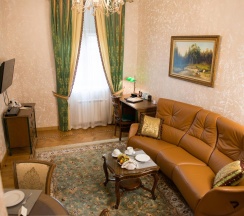 Двухместный номер люкс с видом на монастырь в Покровская