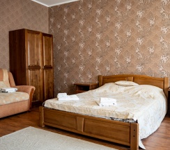 Люкс четырехместный в Lucky House