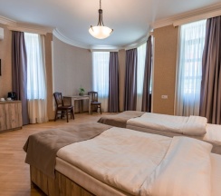 Номер Standard в Imperial House Hotel