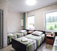 Tрёхместный номер с душем №4 в Кедр Золотой