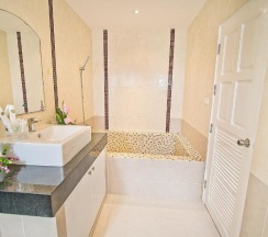 Вилла с 2 комнатами двуспальная кровать в Tropicana Pool Villa