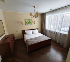 «Люкс» трехкомнатный в Паллада