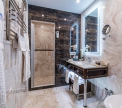 Улучшенный с кроватью «king-size» в Albora Boutique Hotel
