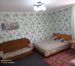 Трёхместный номер Superior с красивым видом из окна в Подсолнухи