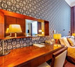 Люкс в Райкин Plaza Hotel