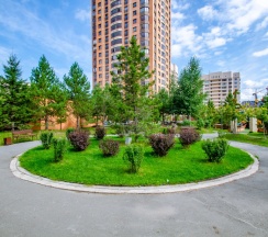 Апартаменты с балконом и с красивым видом из окна в Andora-apart