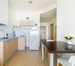 Двухкомнатные апартаменты с видом на море (2-5 этаж) в Real Apartments Sochi