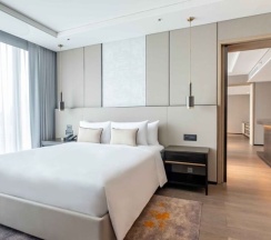 Двухместный люкс Entertainment c 1 спальней двуспальная кровать в Carlton Hotel Bangkok Sukhumvit