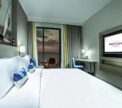 Двухместный номер Deluxe с видом на океан двуспальная кровать в Mercure Pattaya Ocean Resort