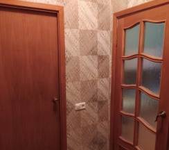 Кровать в 8-местном мужском номере (4 этаж) в Диско