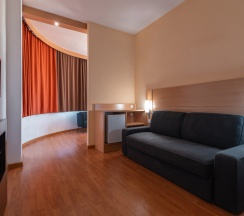 Двухместный номер Luxury с видом на город двуспальная кровать в Отель Ibis Астана