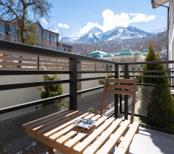 Улучшенный двухместный номер с 1 кроватью в Country Hills Resort