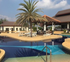 Коттедж с 3 комнатами в Sea Breeze House