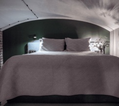 Дюплекс на двоих с мини-кухней и видом на улицу в 1715 Duplex Hotel