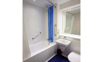 Двухместный семейный номер Standard двуспальная кровать в Travelodge Nottingham Central