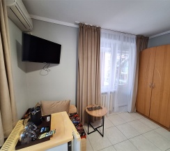 "КЛАССИК 5" Стандартный двухместный номер с раздельными односпальными кроватями и диваном на 1 этаже в Цитрус