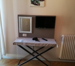 Четырёхместный семейный номер Standard в Gira Guest House