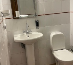 Базовый двухместный с одной большой кроватью в Comfort Hotel