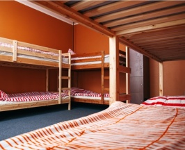 10-и местная оранжевая женская комната в Gorkogo85