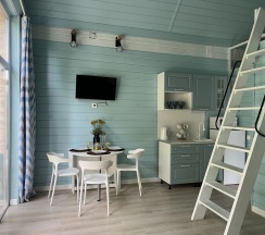 Шестиместный коттедж с балконом и с красивым видом из окна в Вербная роща