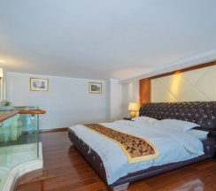 Двухместный номер Deluxe Дуплекс (двуспальная кровать) в Louidon Mega Duplex Apartment - Beijing Rd