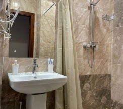 Студия с кухней и двумя односпальными кроватями в Calypso