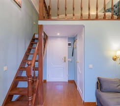 Двухуровневая студия в Цветной Петербург дом художников