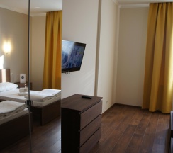 3-местный номер улучшенный с 2 односпальными кроватями в B&B hotel