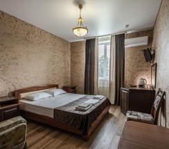 Номер стандарт с 1 двуспальной кроватью в Изумруд