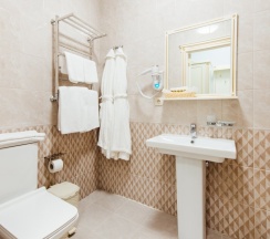 Семейный номер с балконом в Dvin