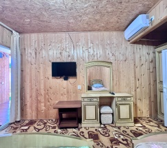 Дом с террасой в У Миланы