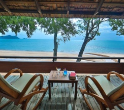 Вилла c 1 комнатой с балконом и рядом с пляжем в Sunset Park Resort and Spa