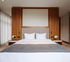 Номер делюкс премиум с 1 двуспальной кроватью в Источник