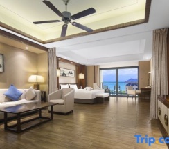 Двухместный семейный номер Standard с видом на море двуспальная кровать в Jinghai Hotel & Resort