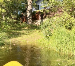 Дом с мангальной зоной в Гостевой дом в лесу у залива
