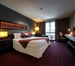 Люкс с 3 комнатами в A-One Bangkok Hotel