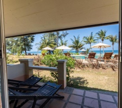 Бунгало Superior beachfront в Good Days Lanta Beach Resort