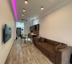 Студия с балконом и с красивым видом из окна в Апартаменты Loft Studio Baku