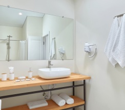 Коттедж на 2 взрослых в Garuda