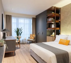 Четырёхместный семейный номер Standard в Dash Living on Prat