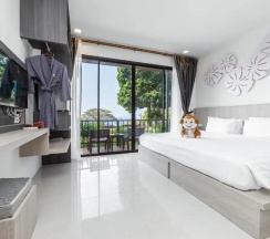 Двухместная вилла Grand Deluxe с балконом и с видом на океан двуспальная кровать в Отель Secret Cliff Resort Phuket