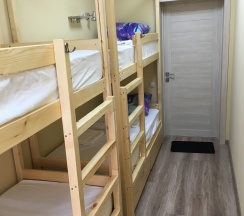 Кровать в женском 4-х местном номере в Дрим хаус