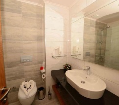 Трёхместный номер Standard с видом на сад в Hotel Xoria Deluxe