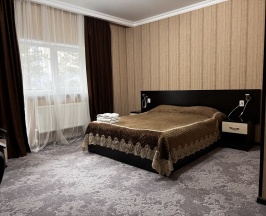 Двухместный номер Standard с балконом и с видом на горы двуспальная кровать в Premier Azau