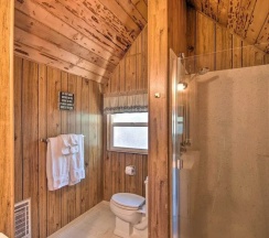 Коттедж в 5 Mi to Heavenly Mountain Resort: Tahoe Cabin