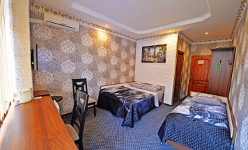 Трёхместный номер Standard с балконом и с видом на горы в Малибу